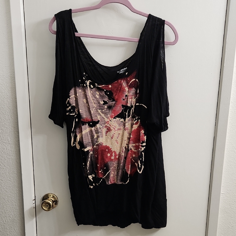 Lane Bryant Black Tee with Red and Cream Abstract Design